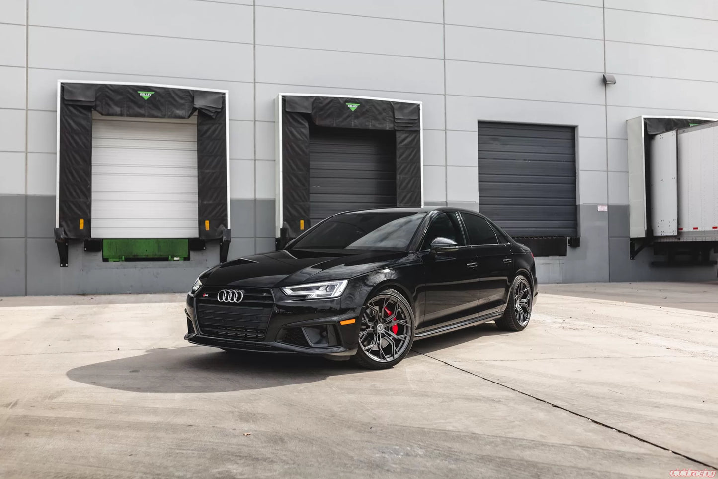 Audi A4 / S4 D05 Wheel Package Gunmetal VR Forged